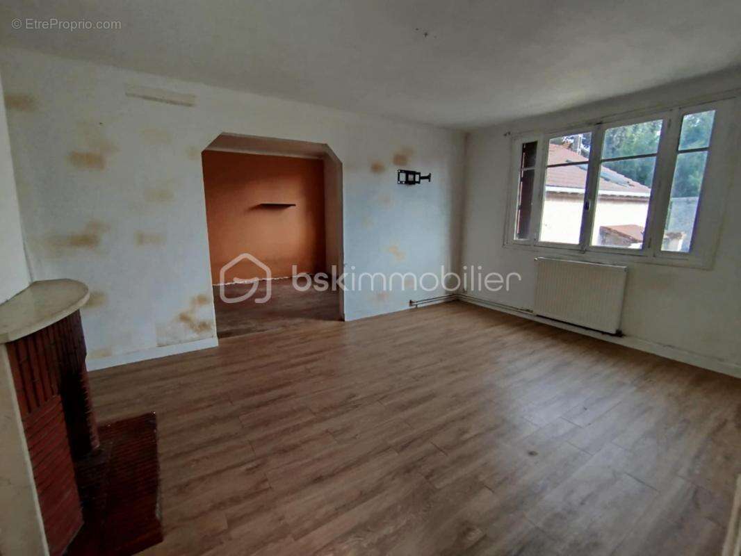 Maison à COMBS-LA-VILLE