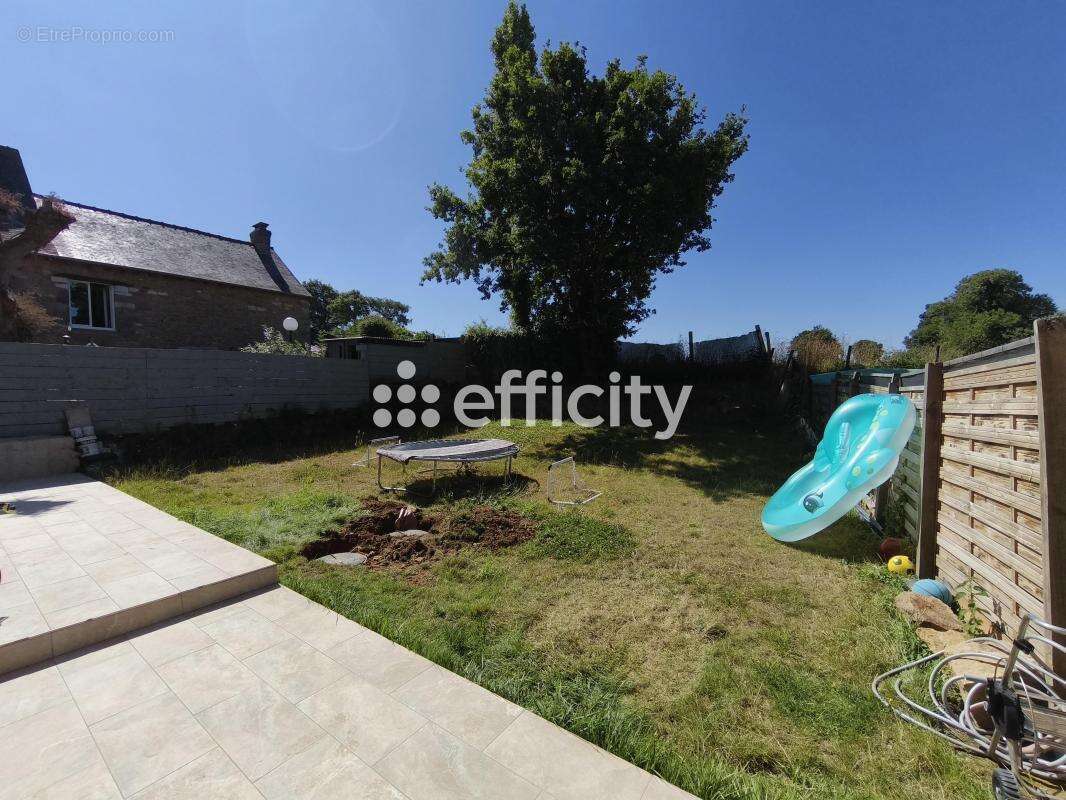 Maison à MINIAC-SOUS-BECHEREL