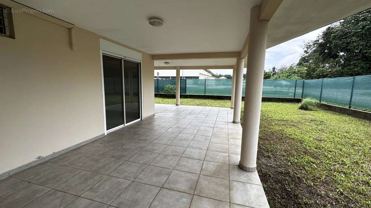 Appartement à REMIRE-MONTJOLY