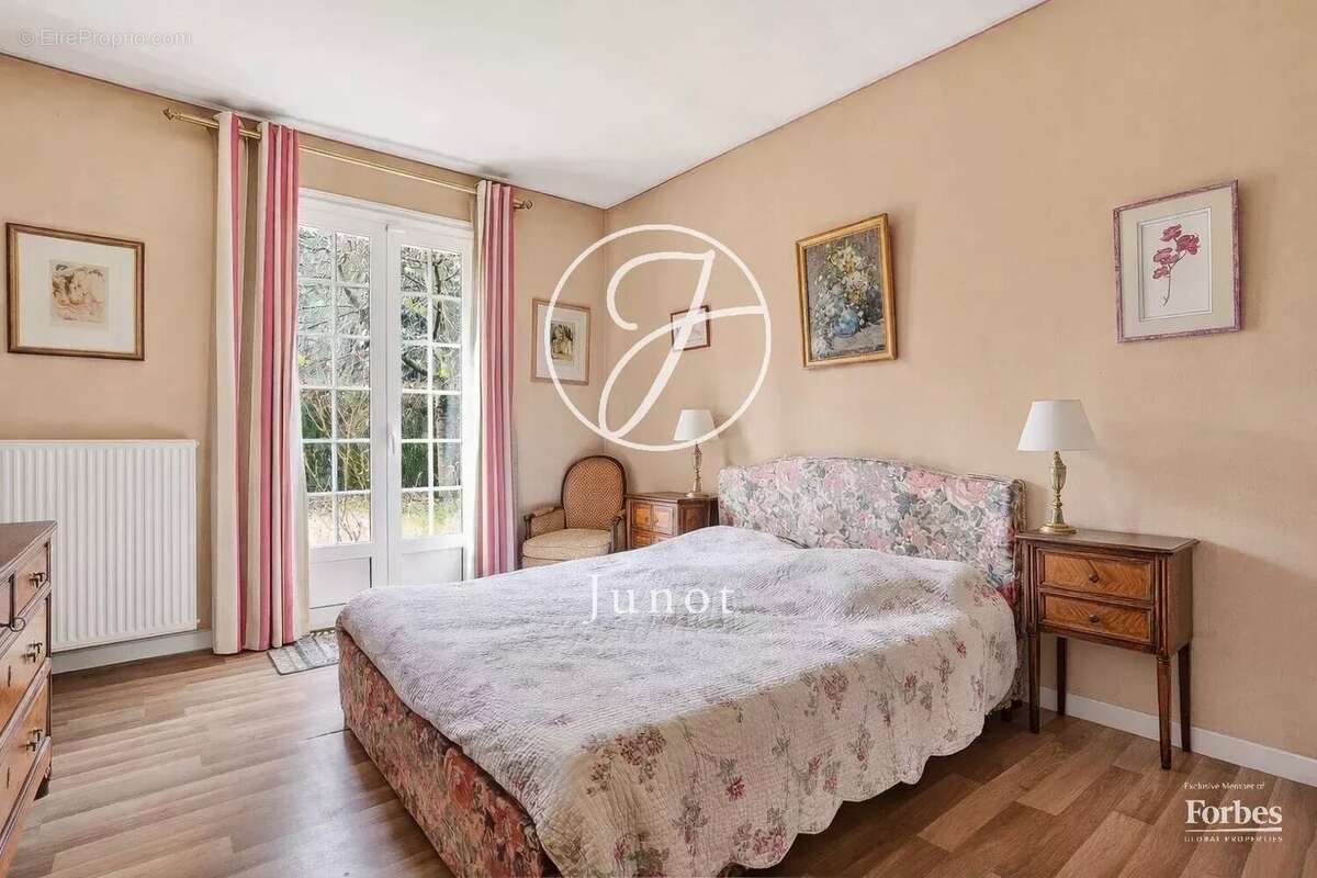 Maison à LE VESINET
