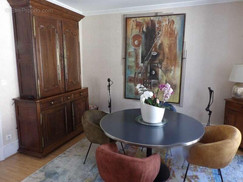 Appartement à NERIS-LES-BAINS