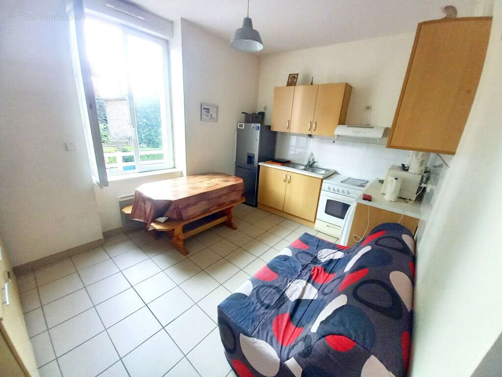 Appartement à MONTOURS