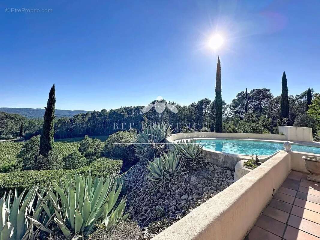 Maison à ENTRECASTEAUX