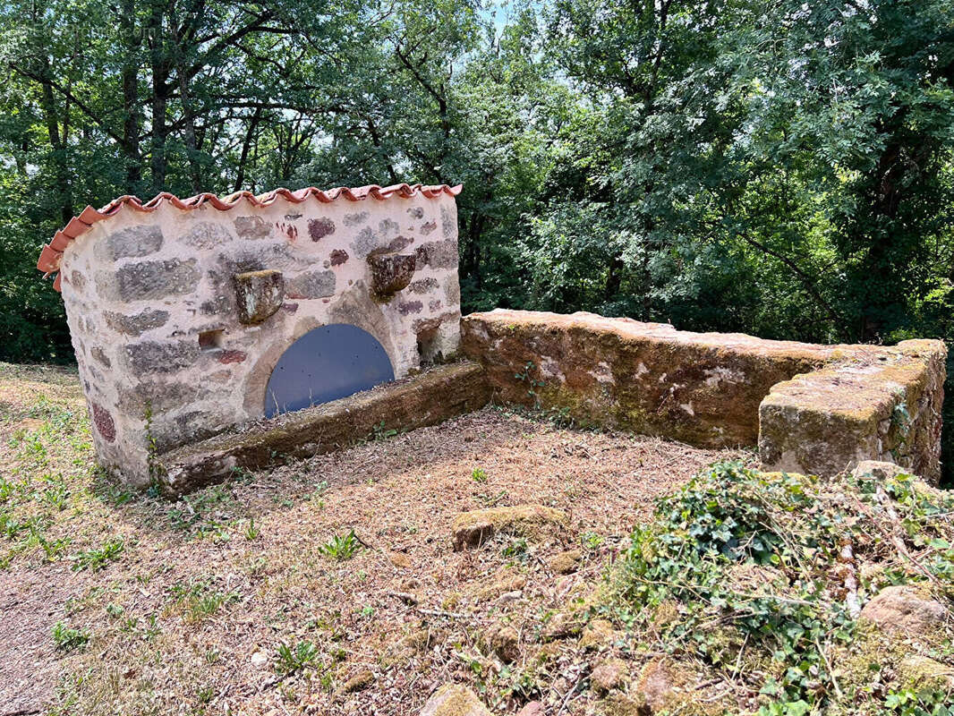 Petite bâtisse de charme à réhabiliter - photo 6
