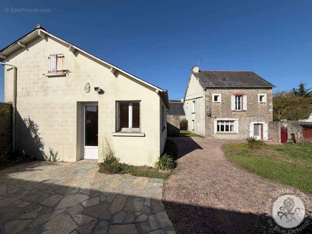 Maison à SAINT-JACUT-DE-LA-MER