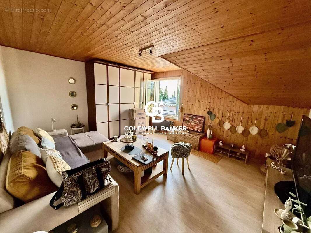 Appartement à SAINT-CERGUES