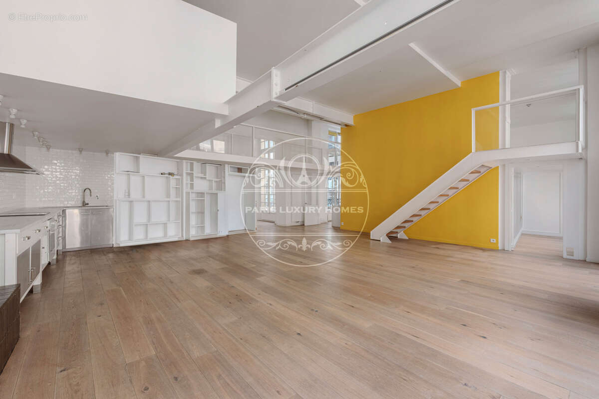 Appartement à PARIS-1E