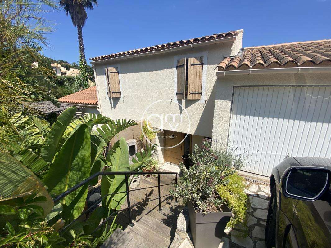 Maison à LA LONDE-LES-MAURES