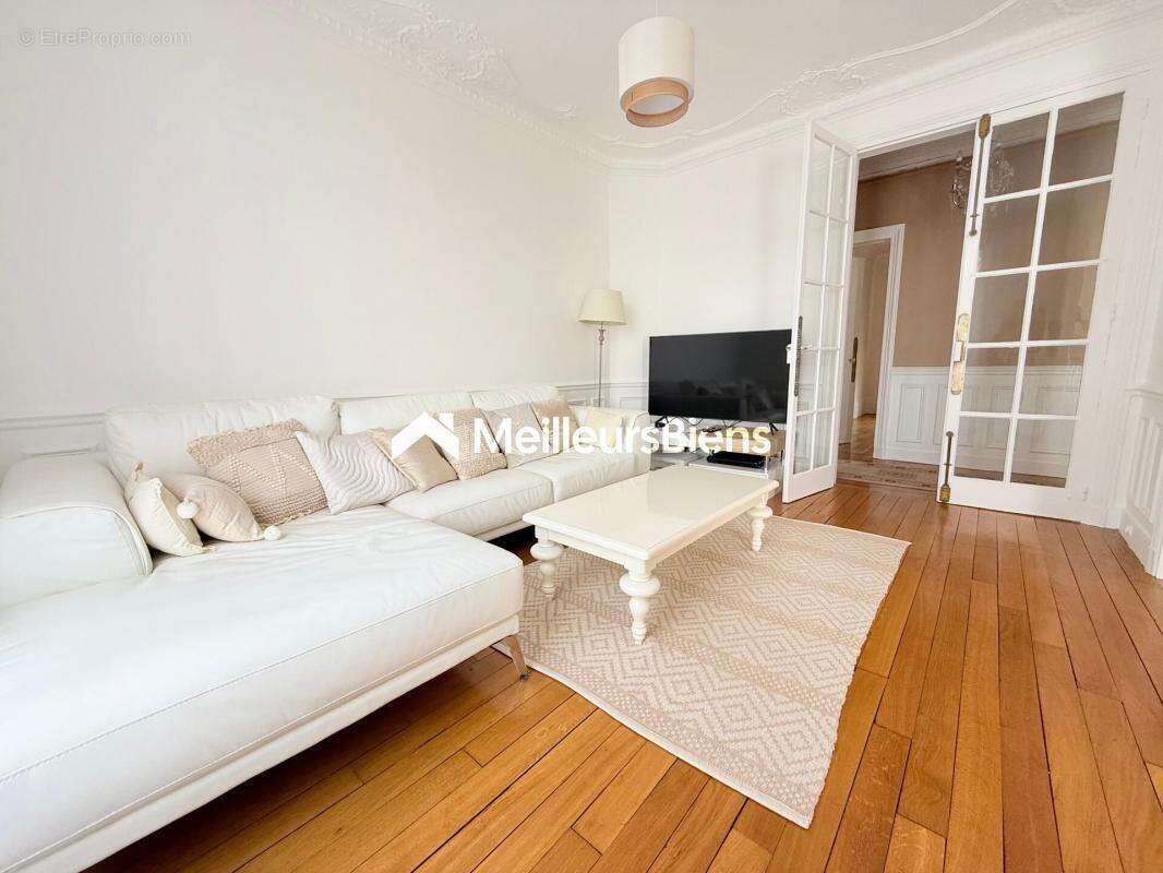 Appartement à ENGHIEN-LES-BAINS