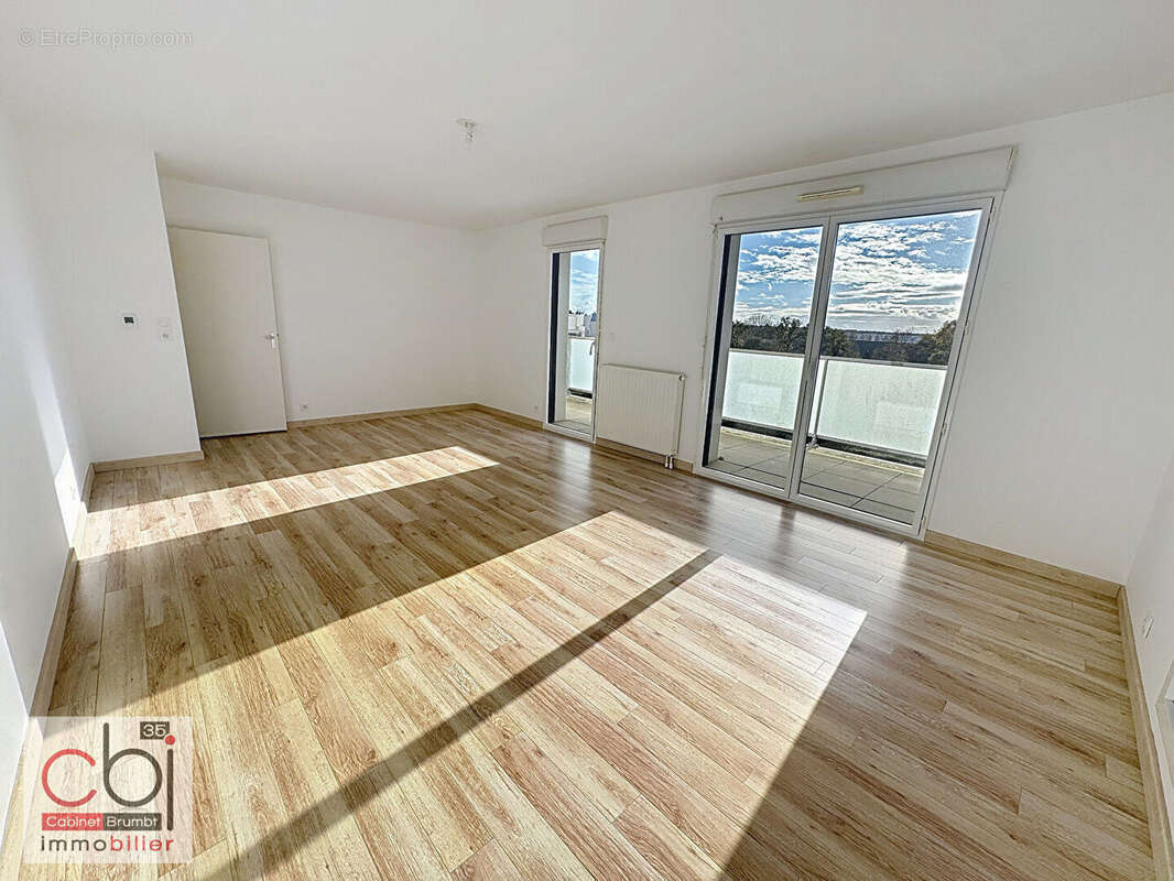 À vendre ? Spacieux T4 lumineux de 90,93 m² - garage et parking - photo 2