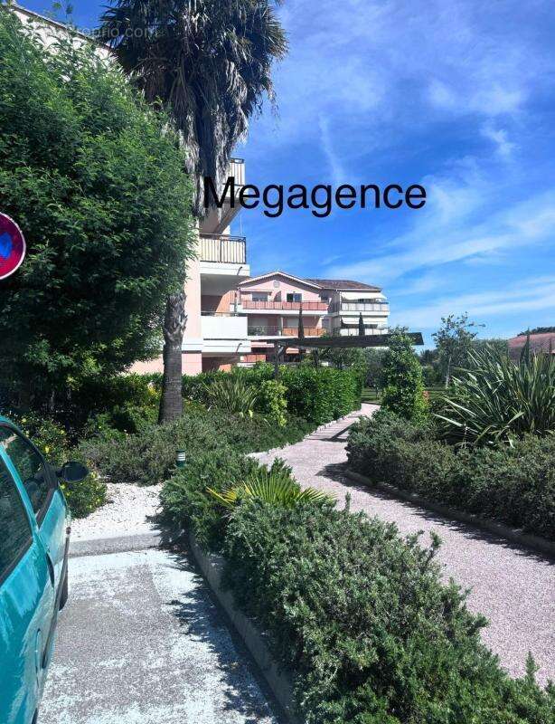 Appartement à BORMES-LES-MIMOSAS