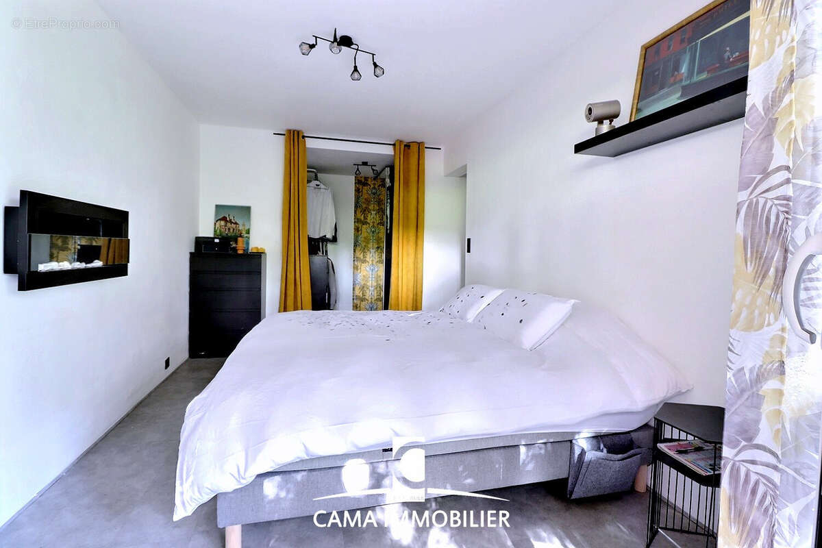 Appartement à FONTENAY-LE-FLEURY