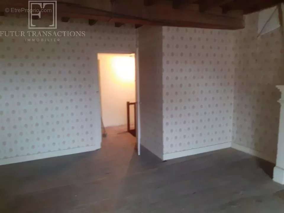 Maison à SAINTE-CROIX-DE-MAREUIL