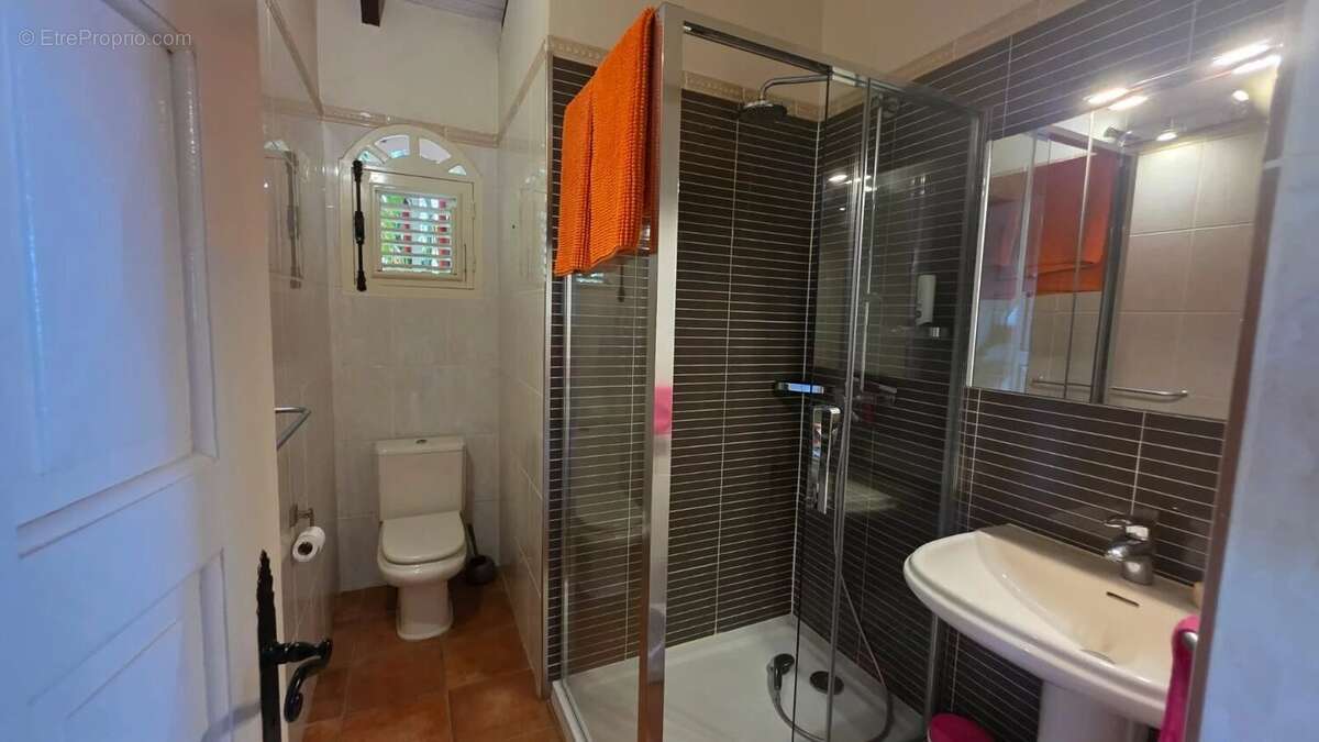 Maison à LES TROIS-ILETS