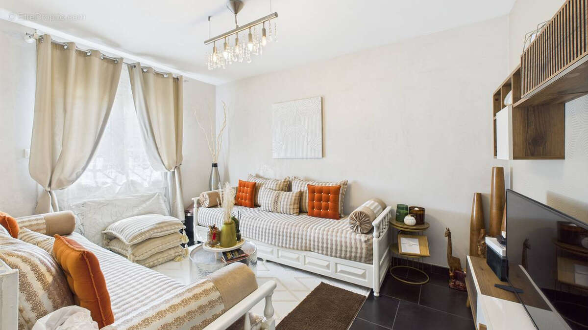 Maison à SAINTRY-SUR-SEINE