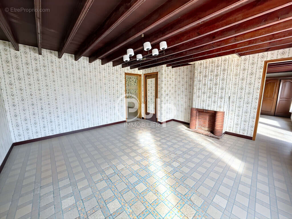Charmante fermette avec dépendances et hangar sur plus de 4 000 m² - photo 4