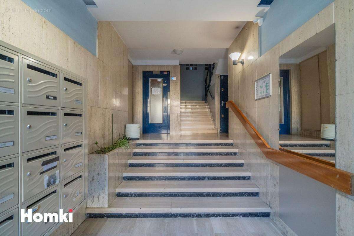 Appartement à MARSEILLE-4E
