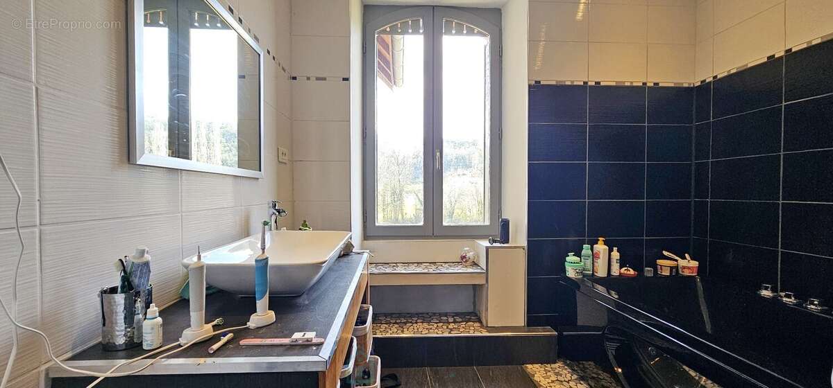 Maison à CARSAC-AILLAC