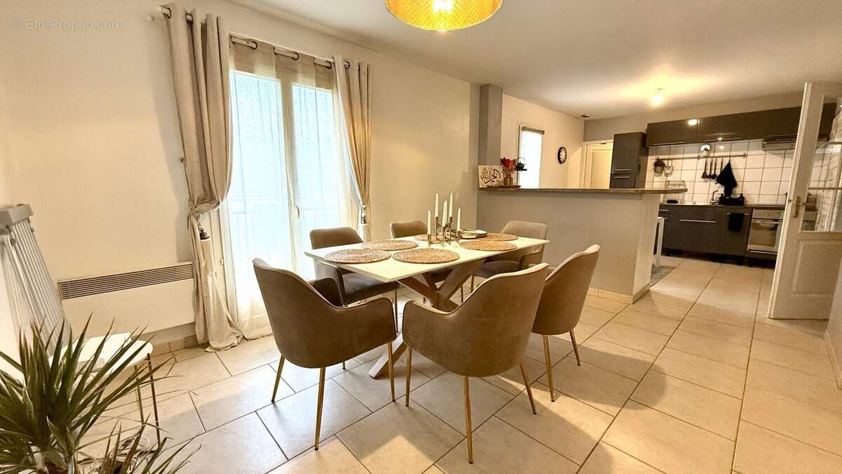 Maison à MEZIERES-SUR-SEINE