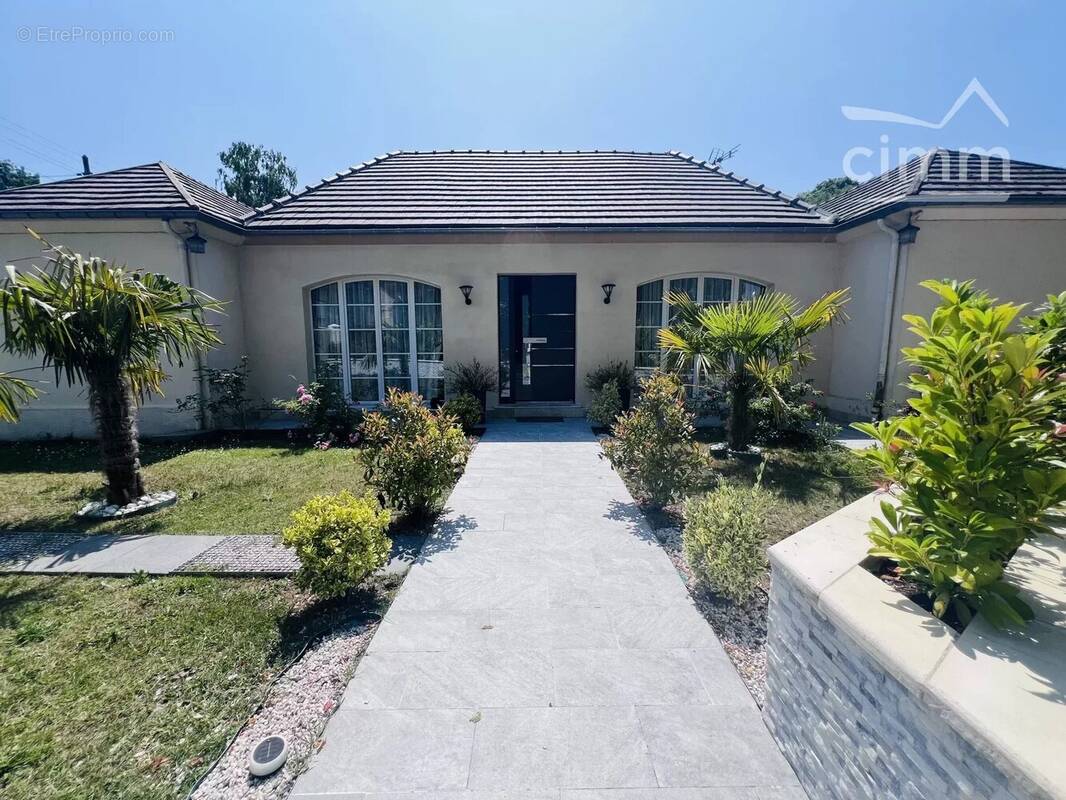 Maison à PONT-SAINTE-MAXENCE