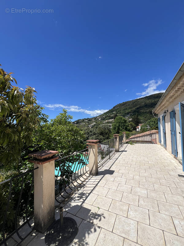 Maison à TOURRETTES-SUR-LOUP