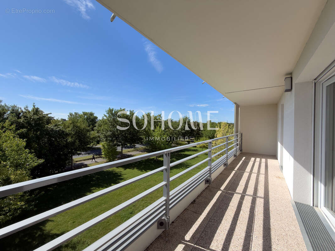 Appartement à BEZANNES