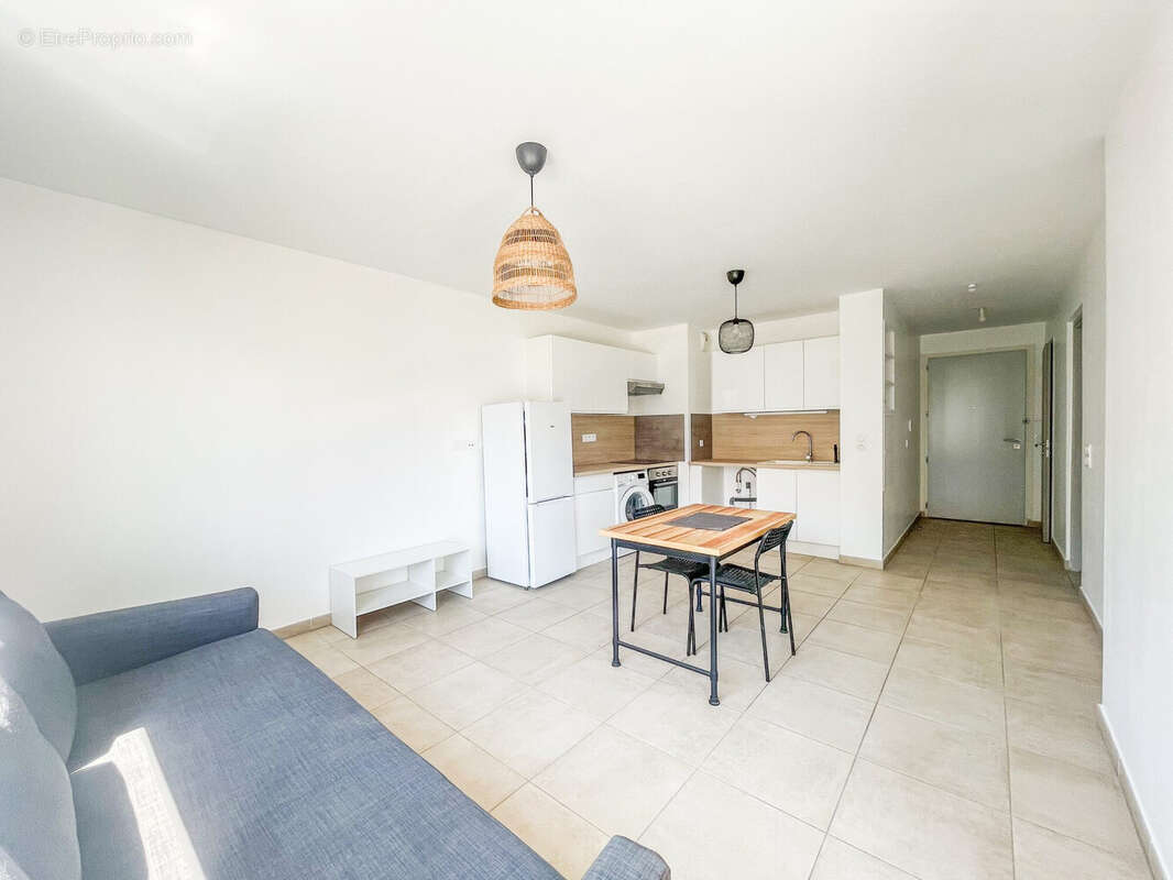 Appartement 42 m² à Marseille-8e  - photo 2