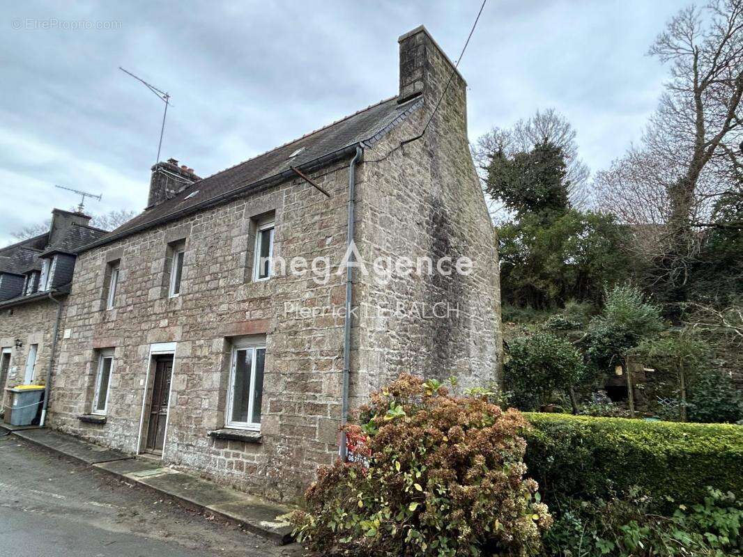 Maison à LOGUIVY-PLOUGRAS