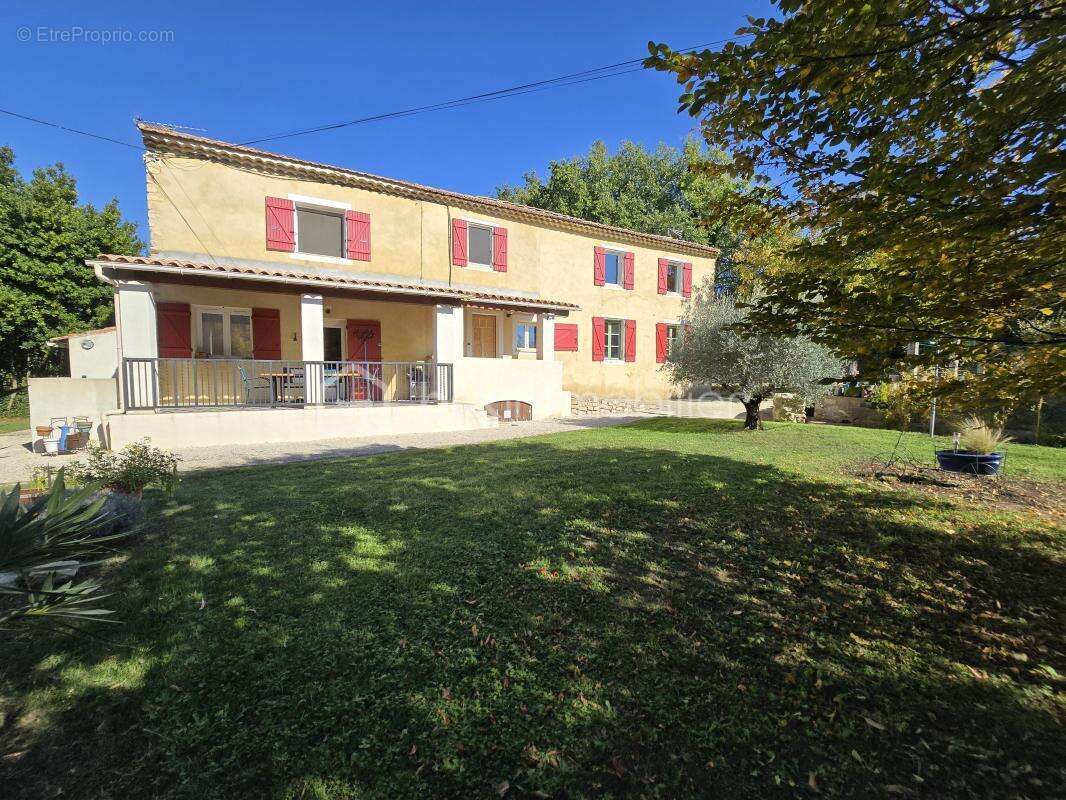 Maison à SAINT-JULIEN-DE-PEYROLAS