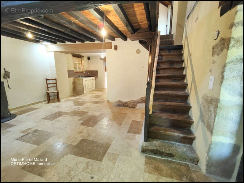 Maison familiale + dépendances à Saint Eloi en Creuse - photo 3