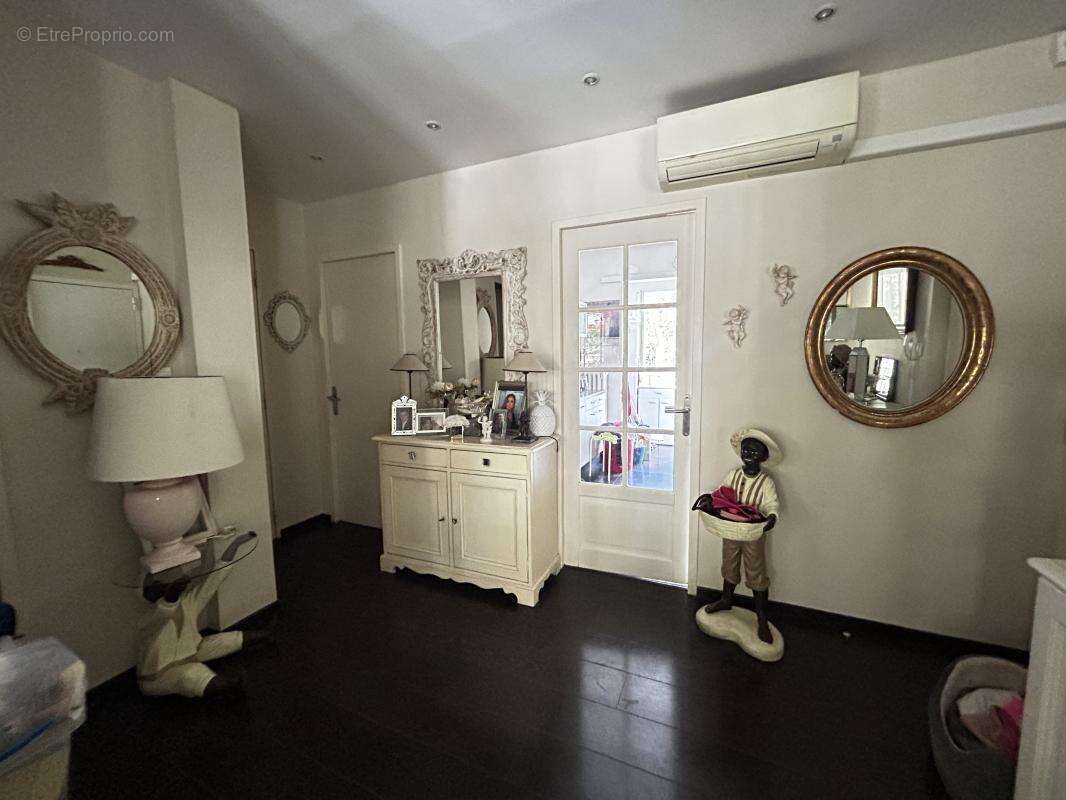 Appartement à MARSEILLE-2E