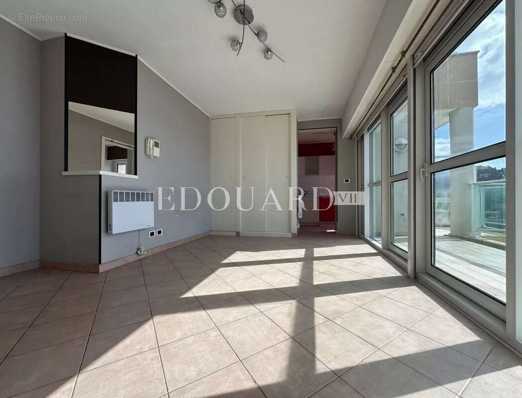 Appartement à ROQUEBRUNE-CAP-MARTIN