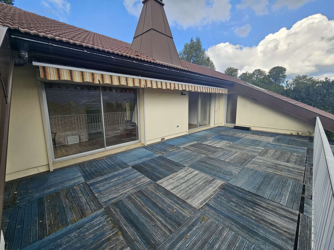 Maison à AVIGNON-LES-SAINT-CLAUDE