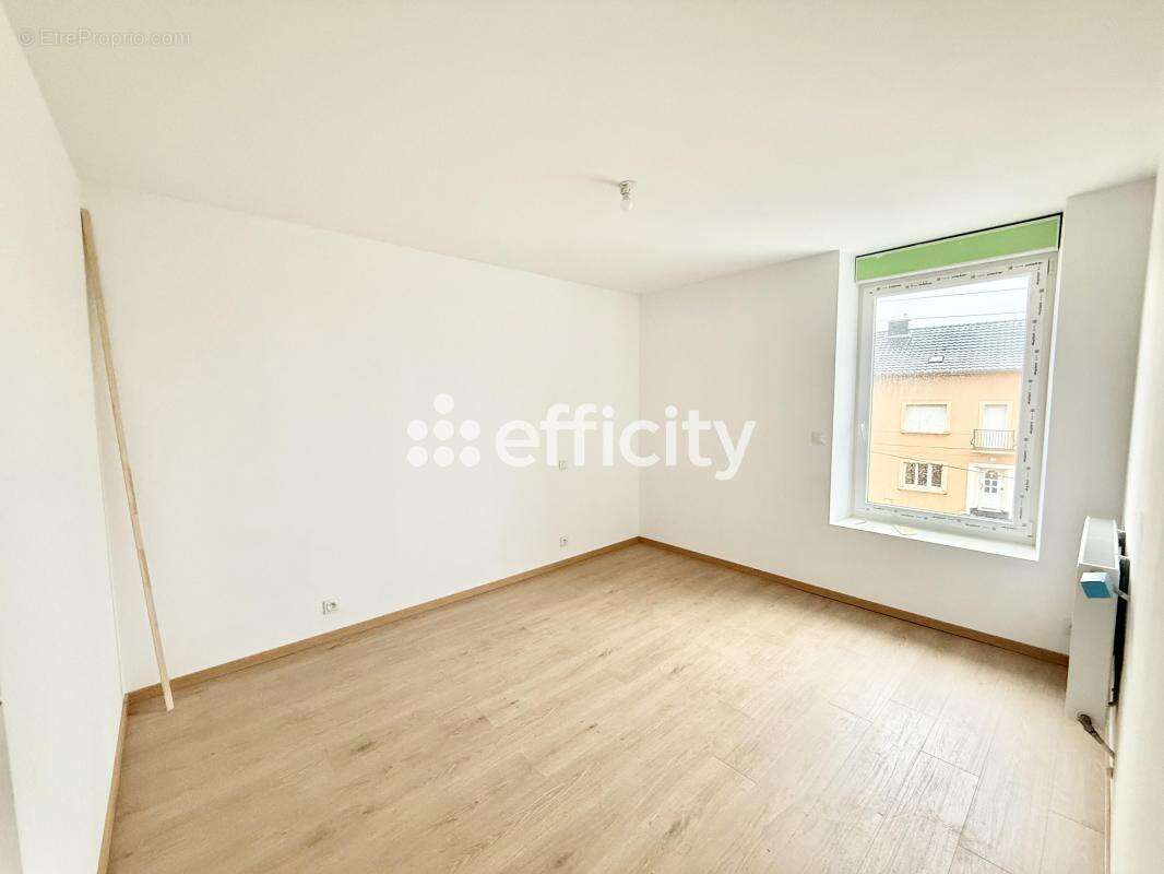 Maison à COSNES-ET-ROMAIN