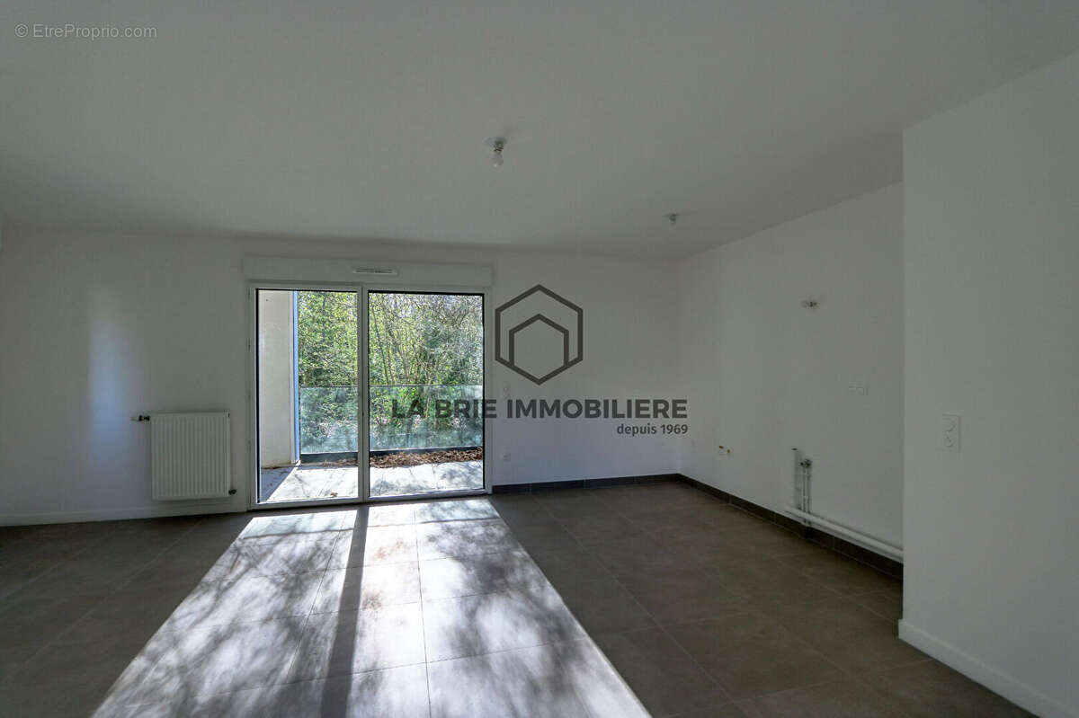 Appartement à RUBELLES