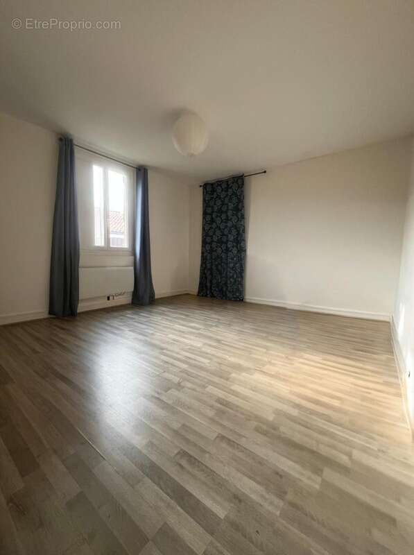 Secteur calme et recherché - 3 chambres - L'ISLE D'ESPAGNAC (16) - photo 5