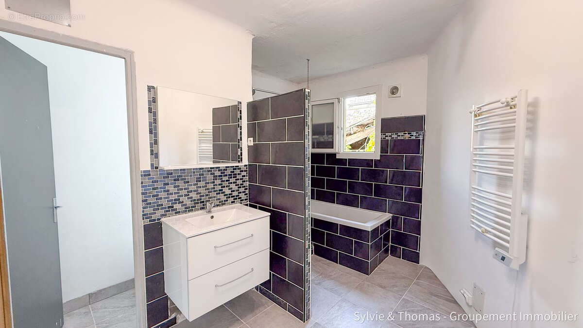 Appartement à CADEROUSSE