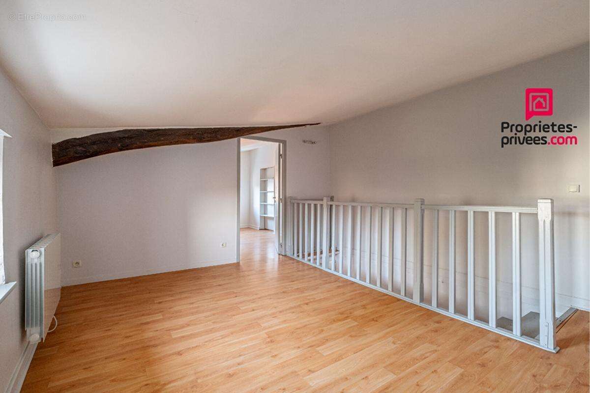 Appartement à CRAPONNE