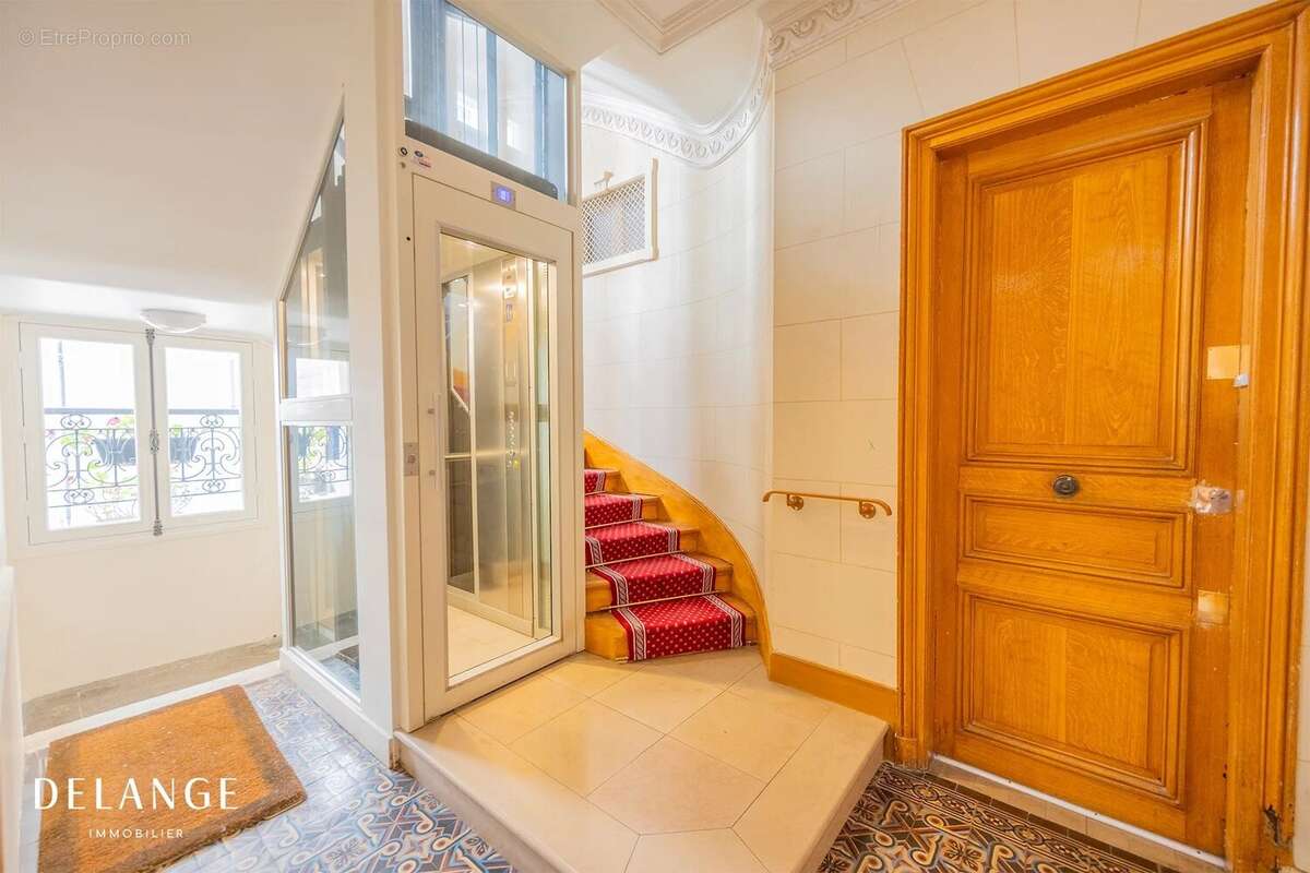 Appartement à PARIS-17E
