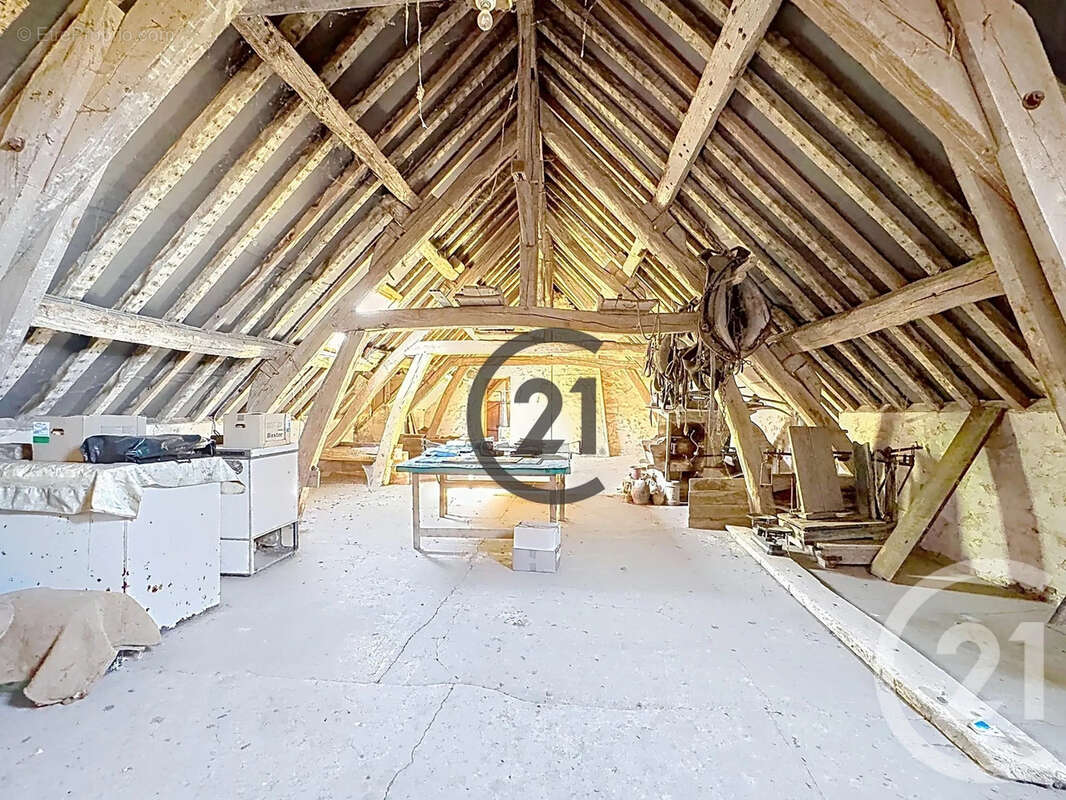 Maison 146 m² à Saint-Loup-De-Naud  - photo 20
