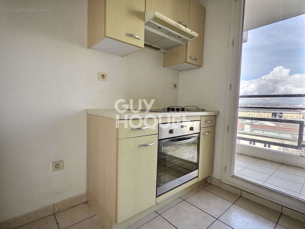 Appartement à MARSEILLE-1E