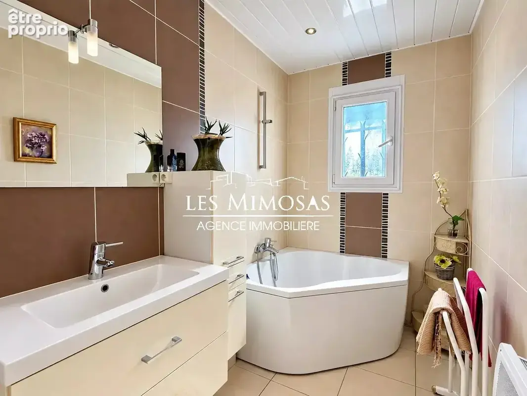 Fréjus – villa avec studio indépendant - garage - photo 32