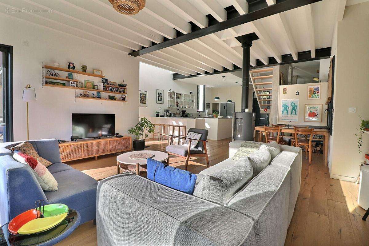 Maison à LES PONTS-DE-CE