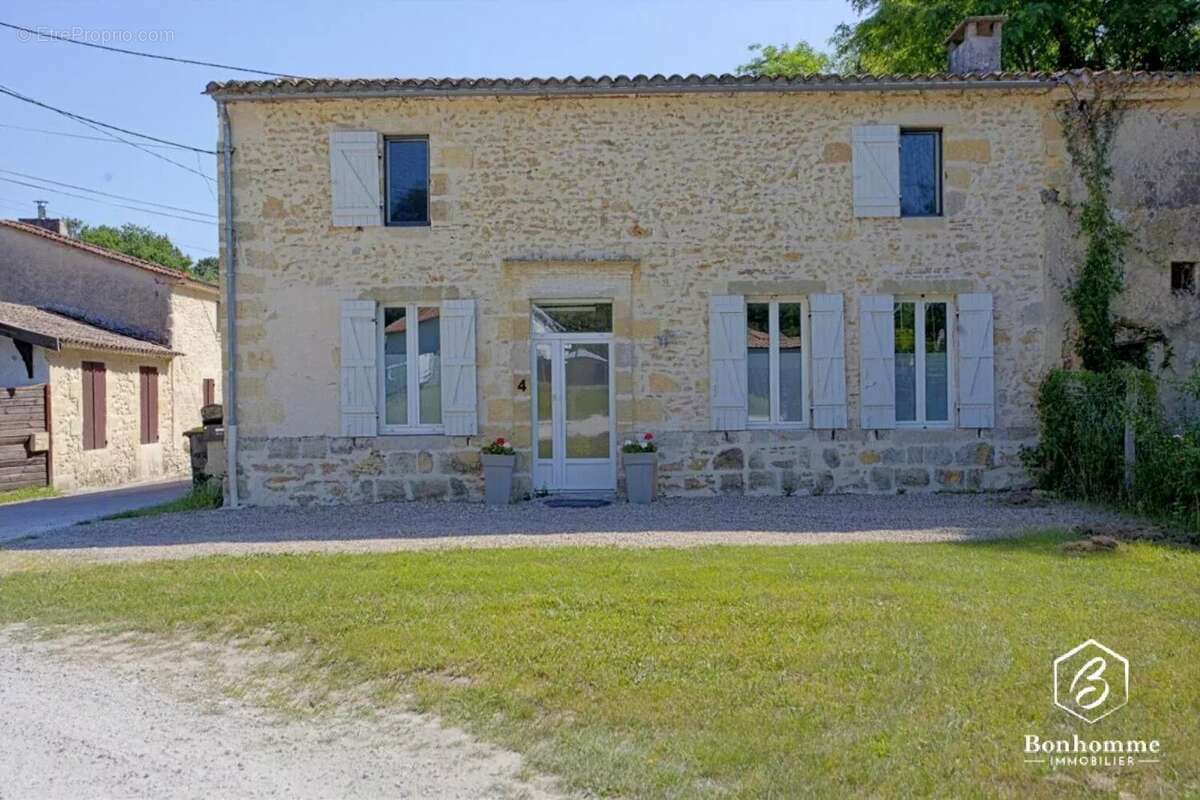 Maison 5 pièces - 133 m² · Saint-Selve - photo 9