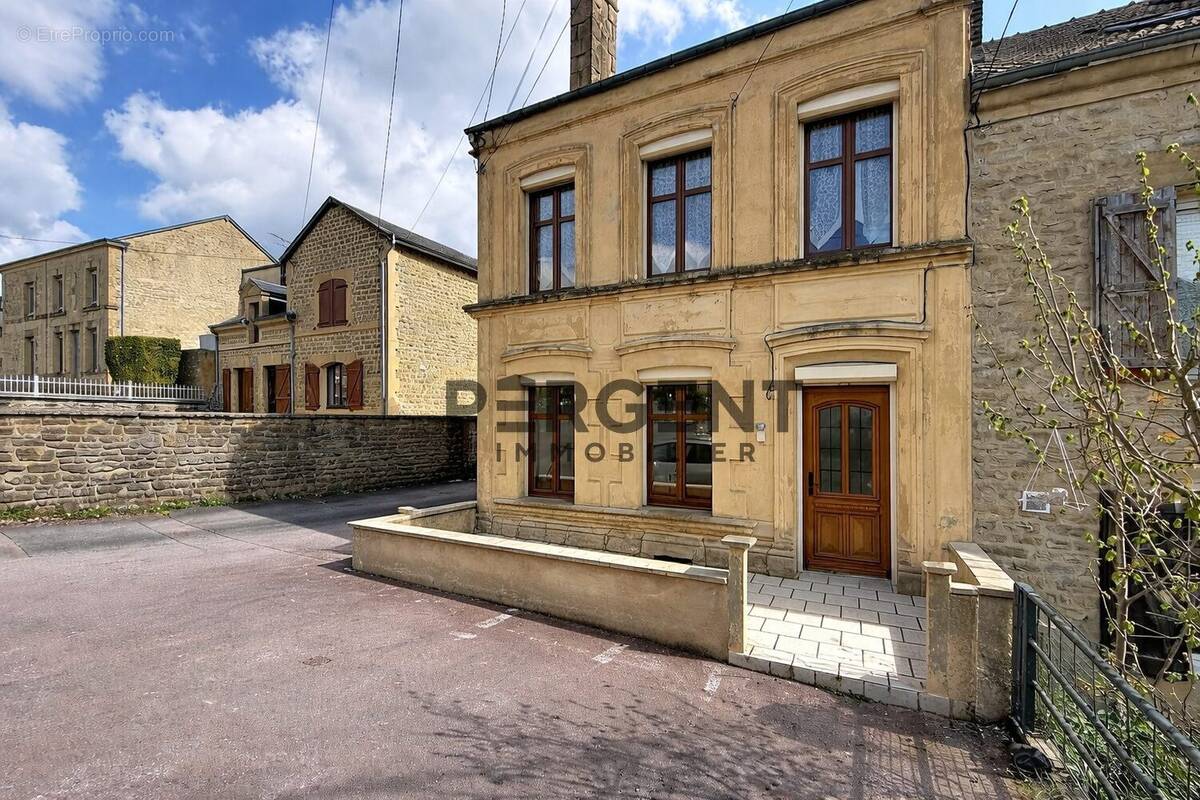 Maison à VIVIER-AU-COURT