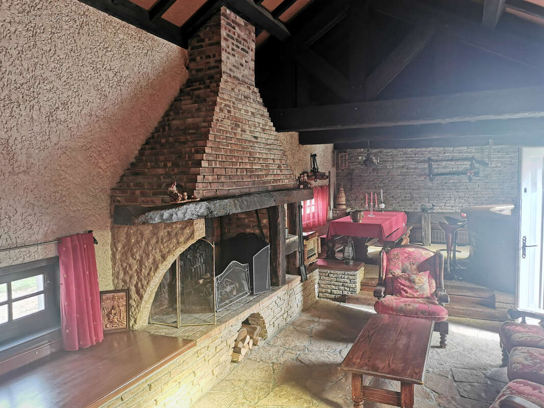 Maison à SAINT-BAUDILLE-DE-LA-TOUR