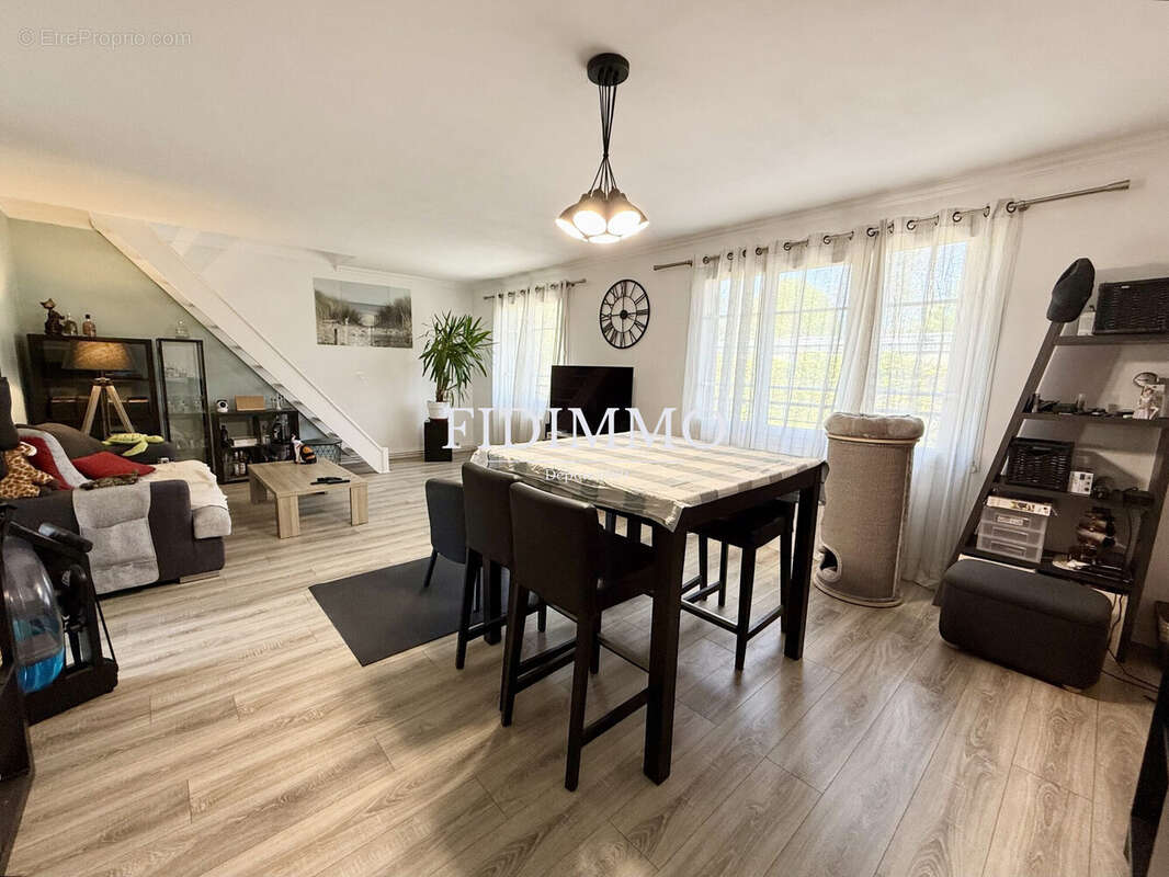 Appartement à CHENNEVIERES-SUR-MARNE