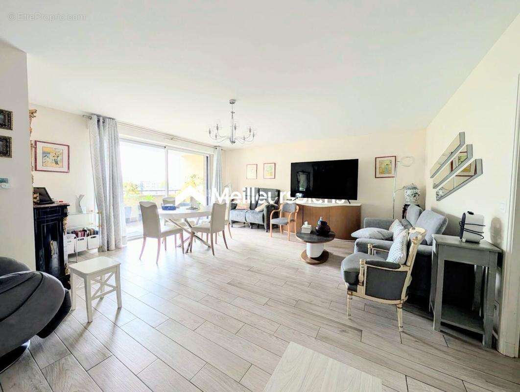 Appartement à SAINT-MAUR-DES-FOSSES