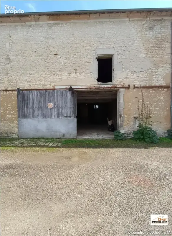 Parking à vendre à Jarnac (16200) - photo 1