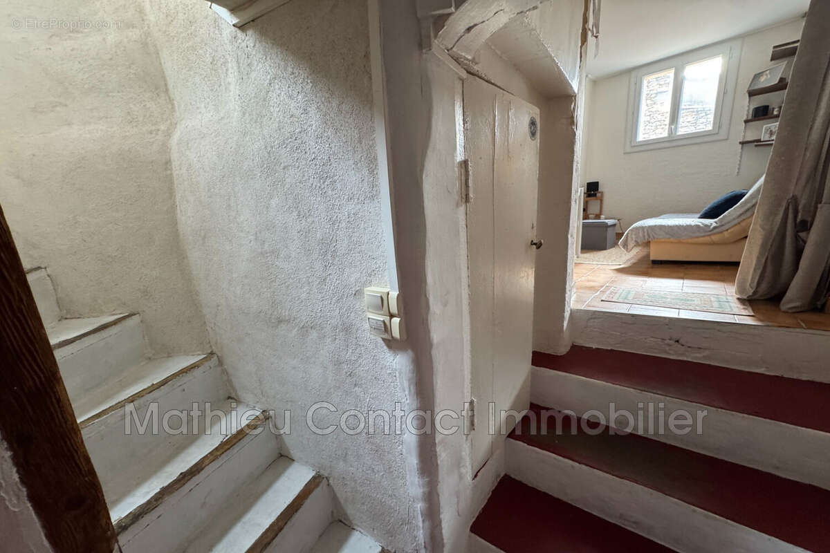 Appartement 40 m² à Nimes  - photo 8